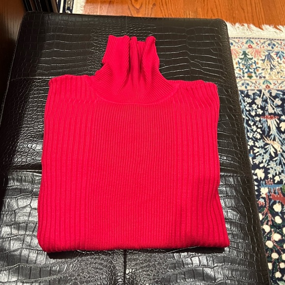 Style and Co ribbed turtleneck sweater with button on sleeve details. - Picture 1 of 3